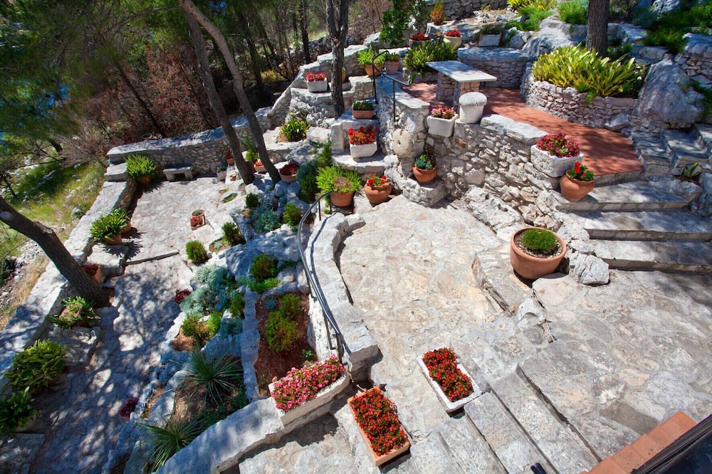Photo of Outdoor in Sutivan