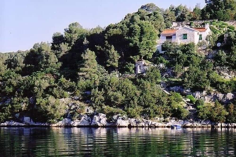 Photo of Outdoor in Sutivan