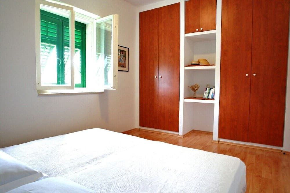 Photo of Bedroom in Sutivan