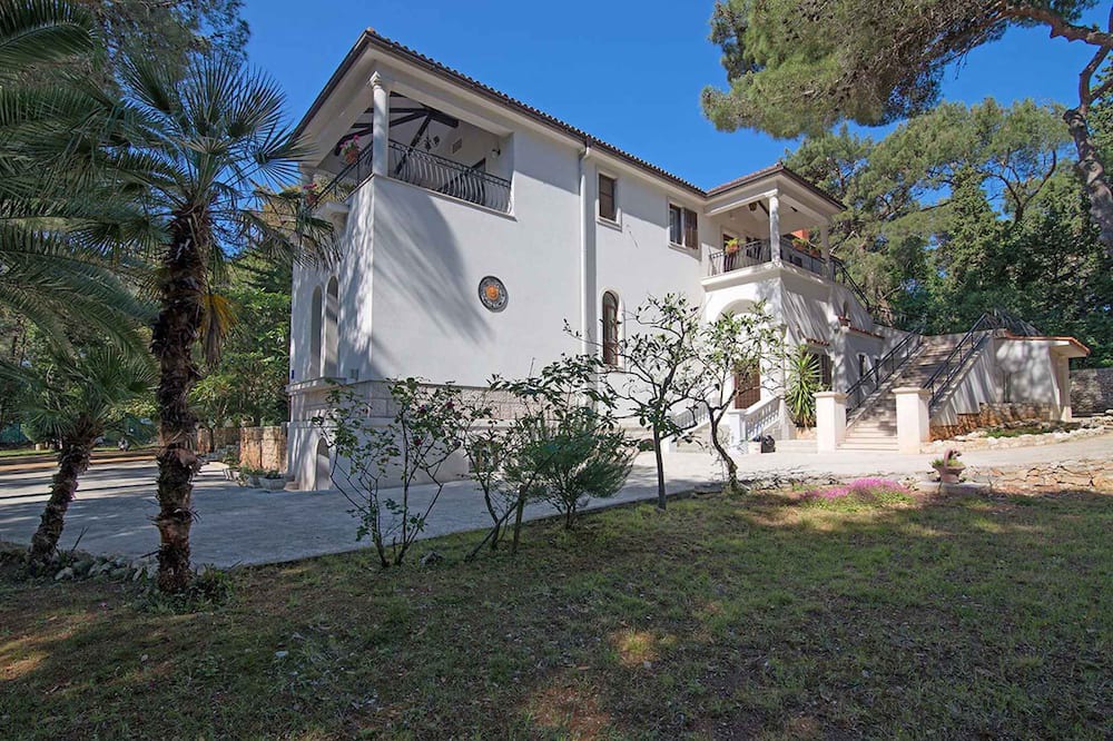 Photo of Outdoor in Cove Murtar