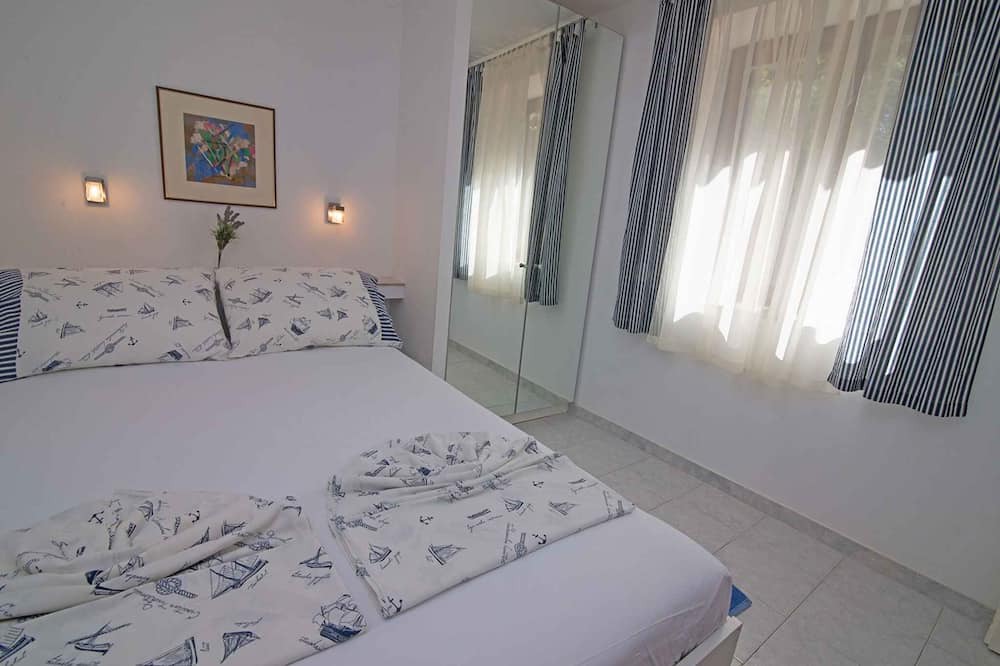 Photo of Bedroom in Cove Murtar