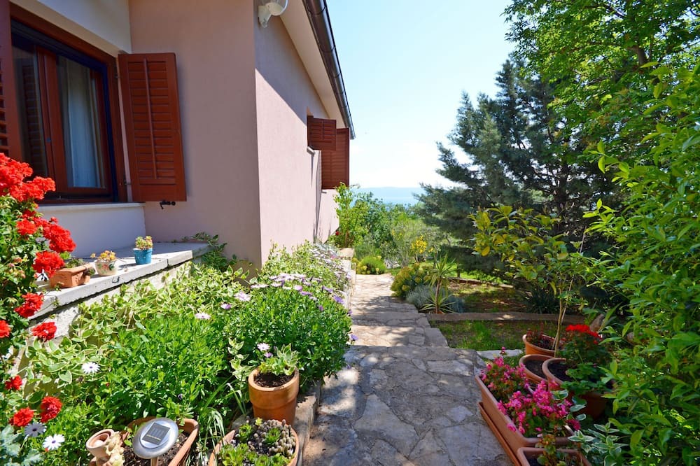 Photo of Outdoor in Ravni