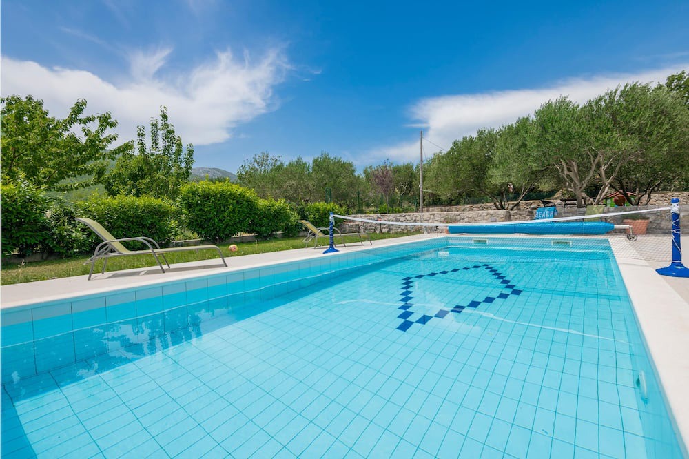 Photo of Outdoor in Slime