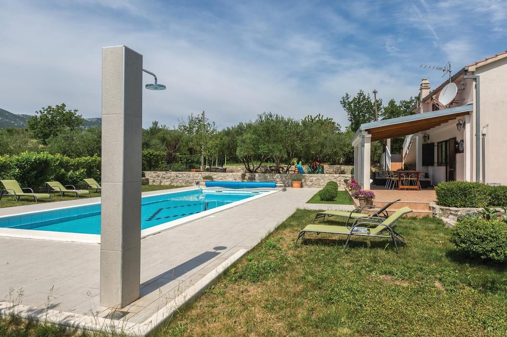 Photo of Outdoor in Slime