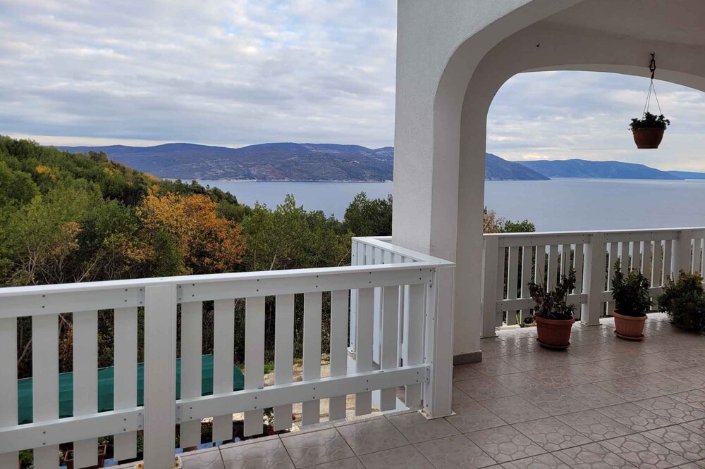 Photo of Outdoor in Plomin