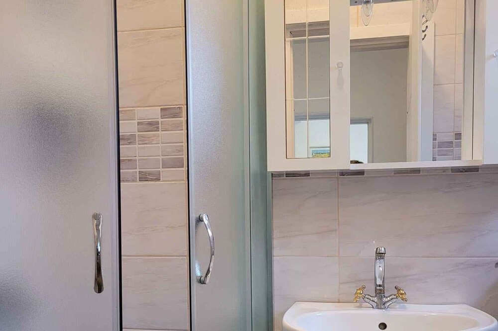 Photo of Bathroom in Plomin