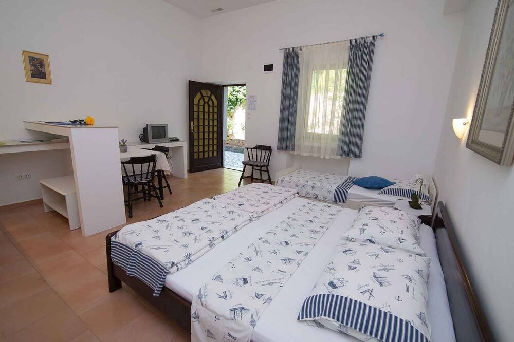 Photo of Bedroom in Cove Murtar