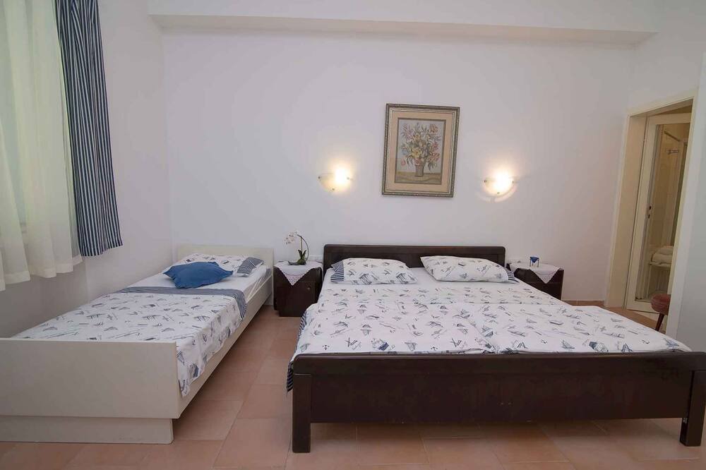 Photo of Bedroom in Cove Murtar