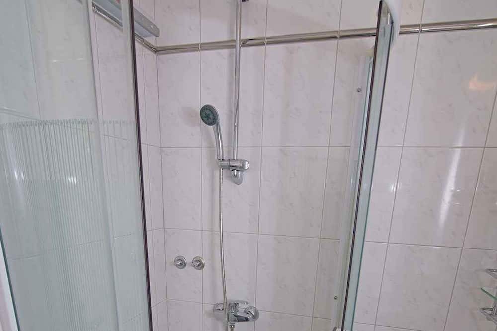 Photo of Bathroom in Cove Murtar