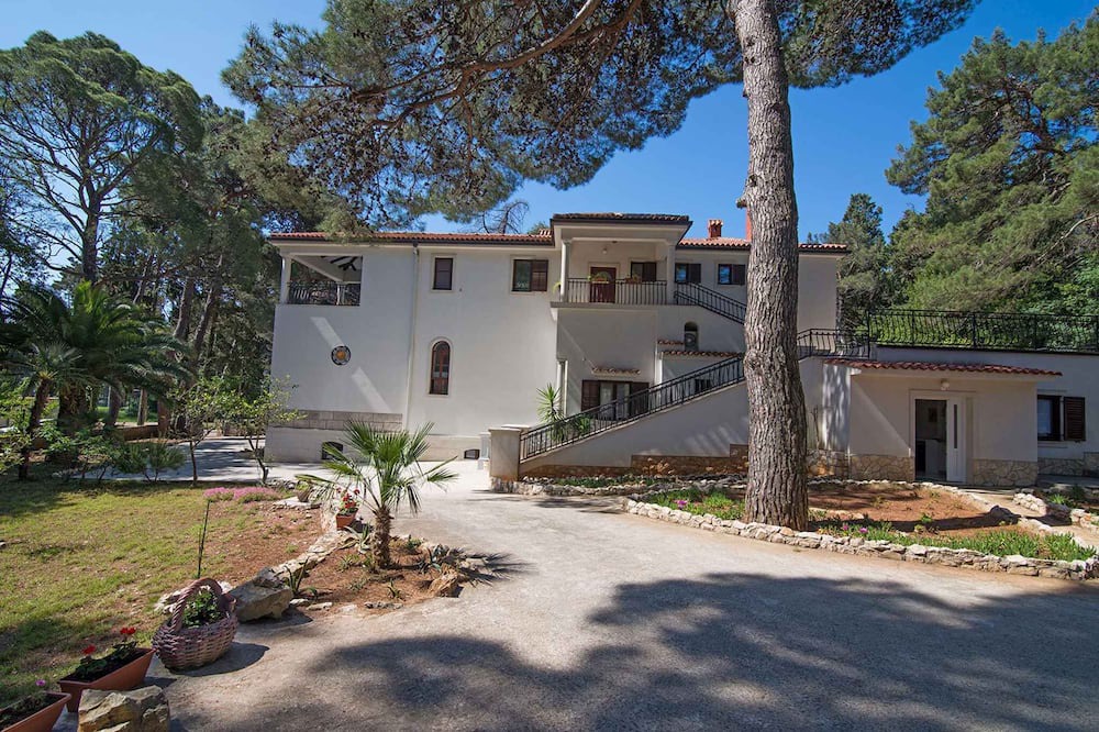 Photo of Outdoor in Cove Murtar