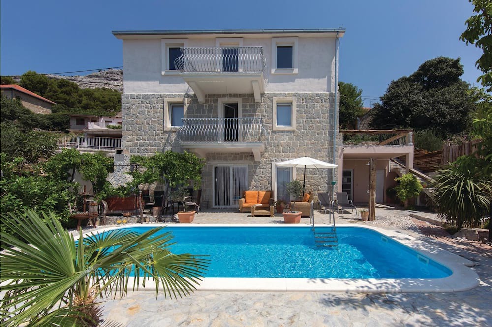 Photo of Outdoor in Mravince
