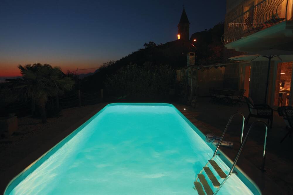 Photo of Outdoor in Mravince