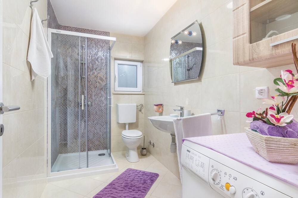 Photo of Bathroom in Heraki