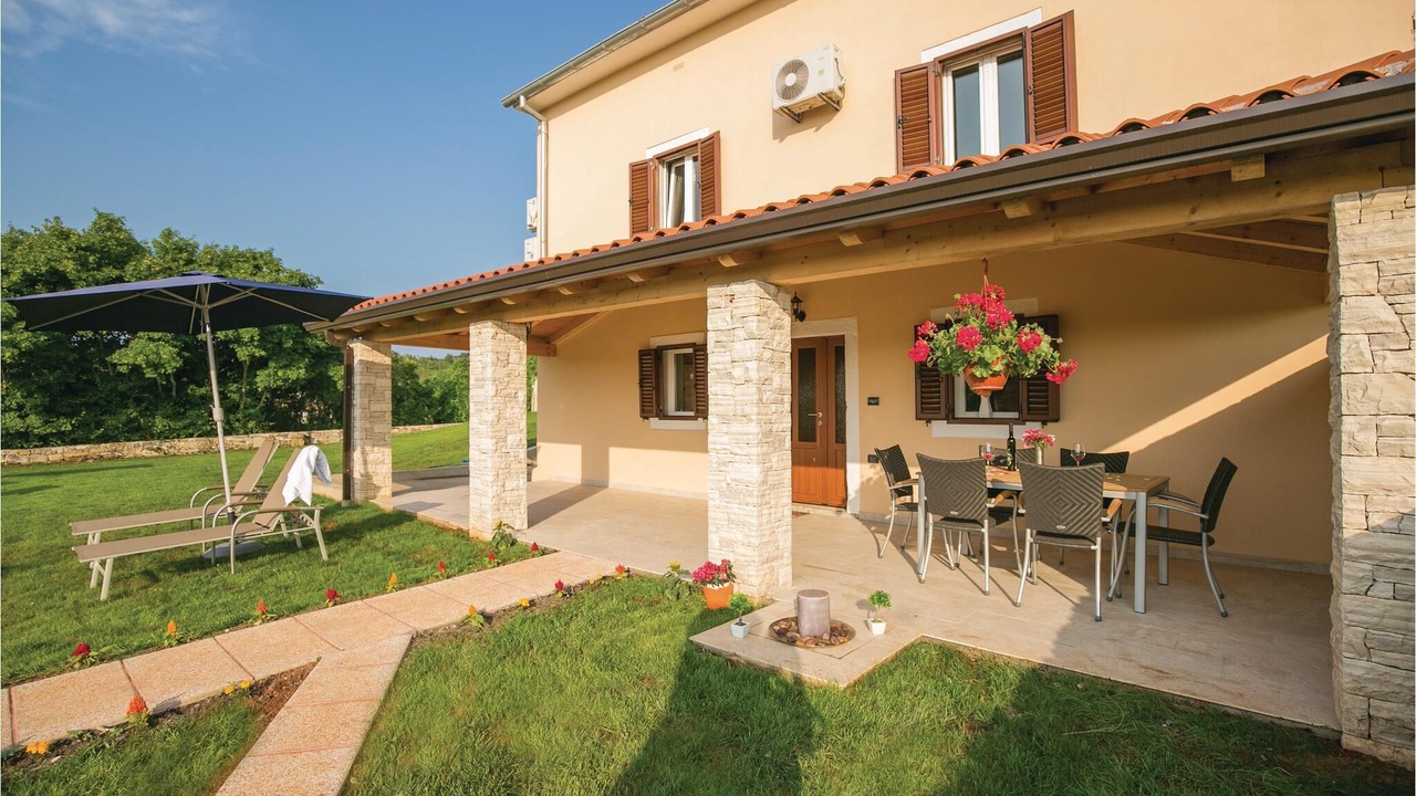 Photo of Outdoor in Rogocana