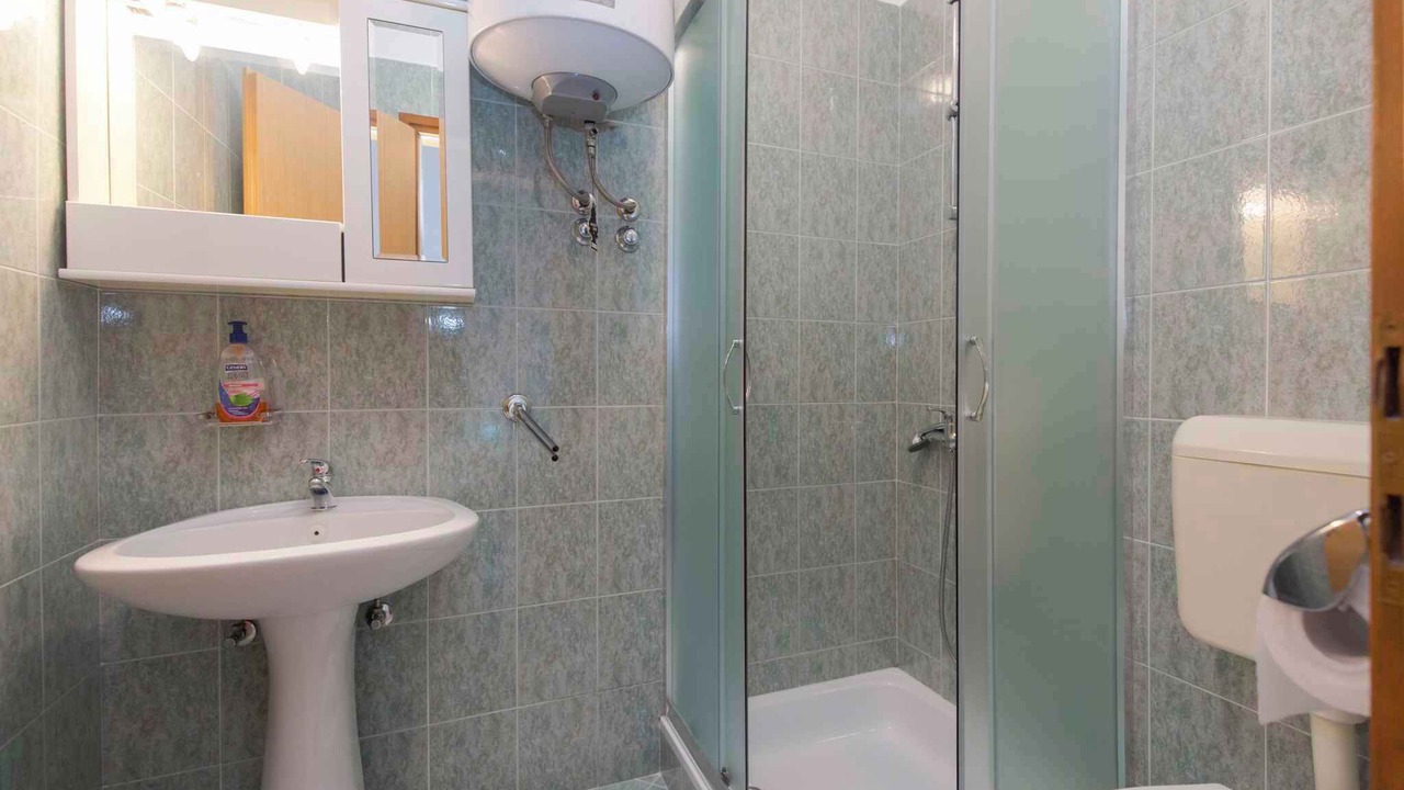 Photo of Bathroom in Plomin
