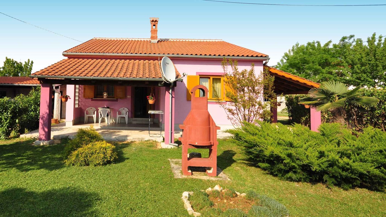 Photo of Buildings in Fazana