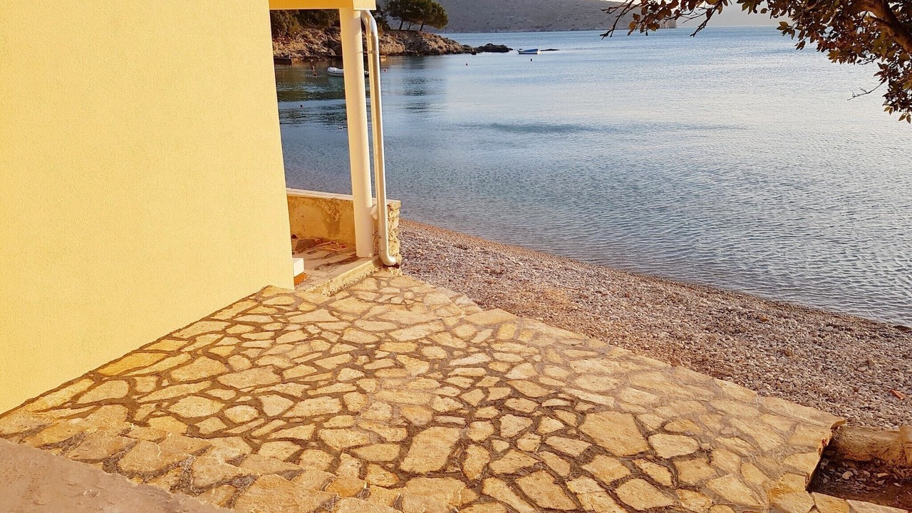 Photo of Outdoor in Ustrine