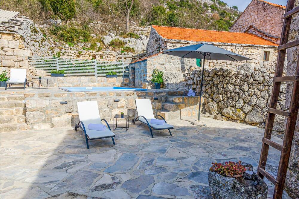 Photo of Outdoor in Stravca