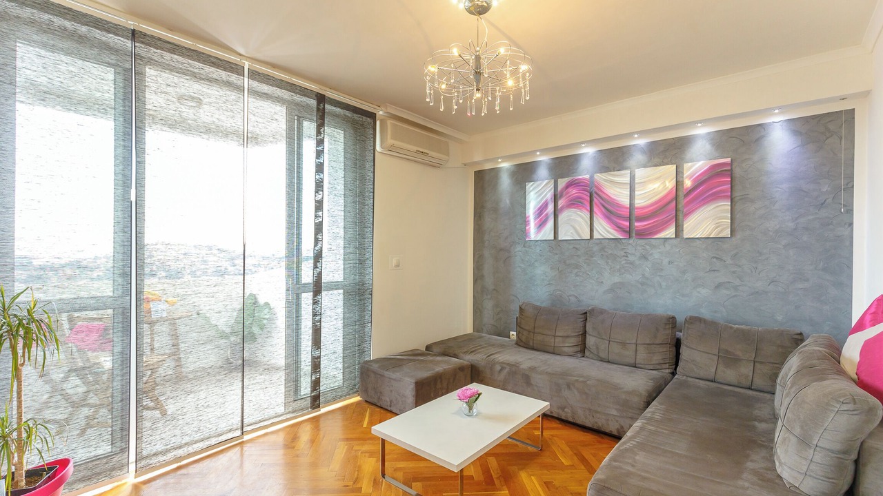 Photo of Others in Gruz