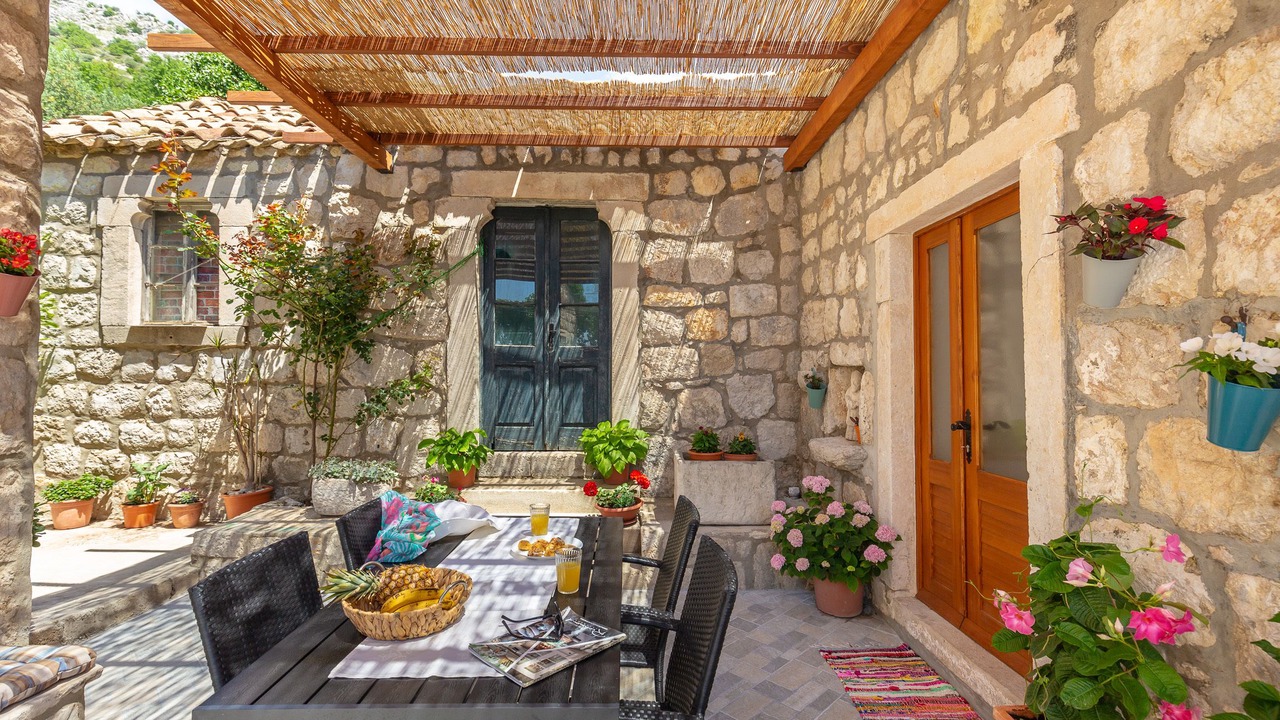 Photo of Patio Balcony in Trsteno