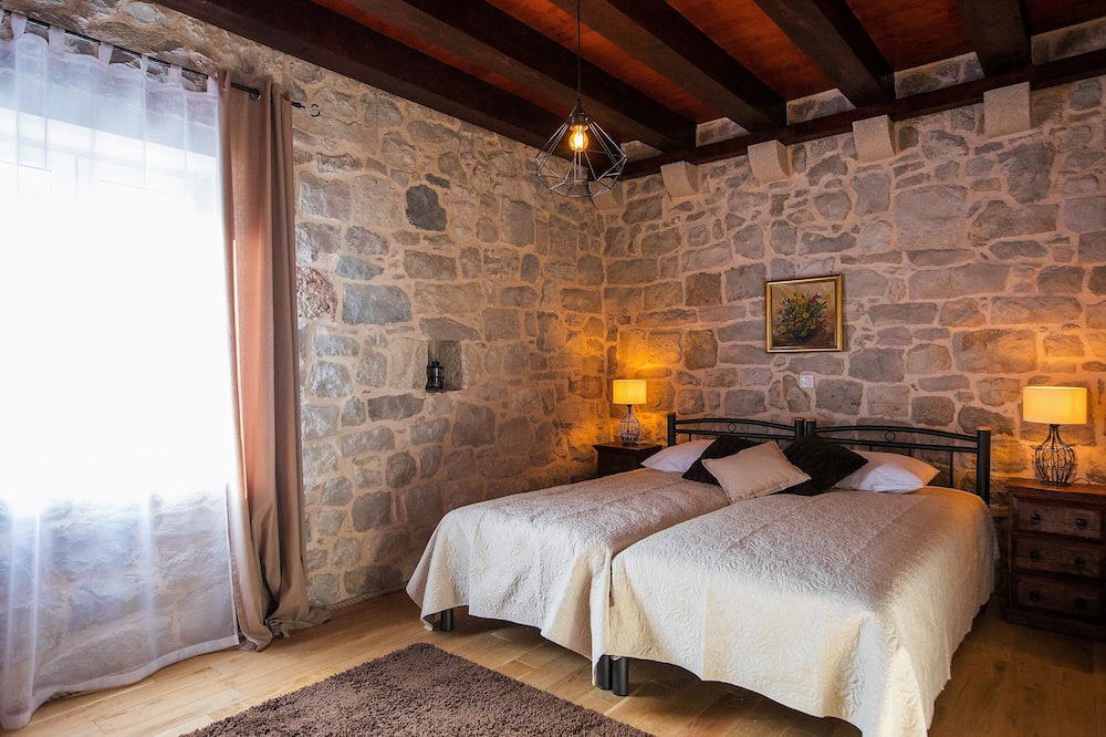 Photo of Bedroom in Komaji