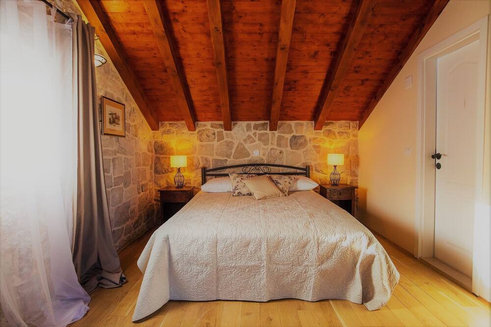 Photo of Bedroom in Komaji