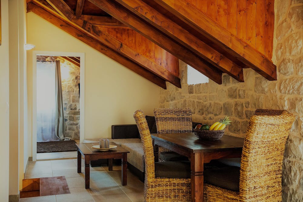 Photo of Livingroom in Komaji