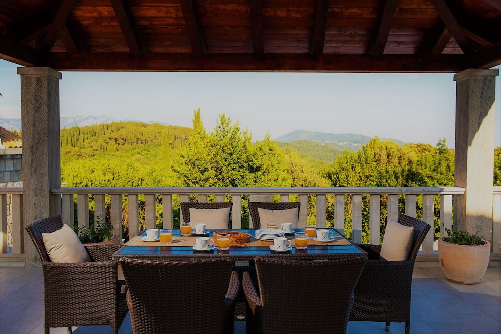 Photo of Patio Balcony in Komaji