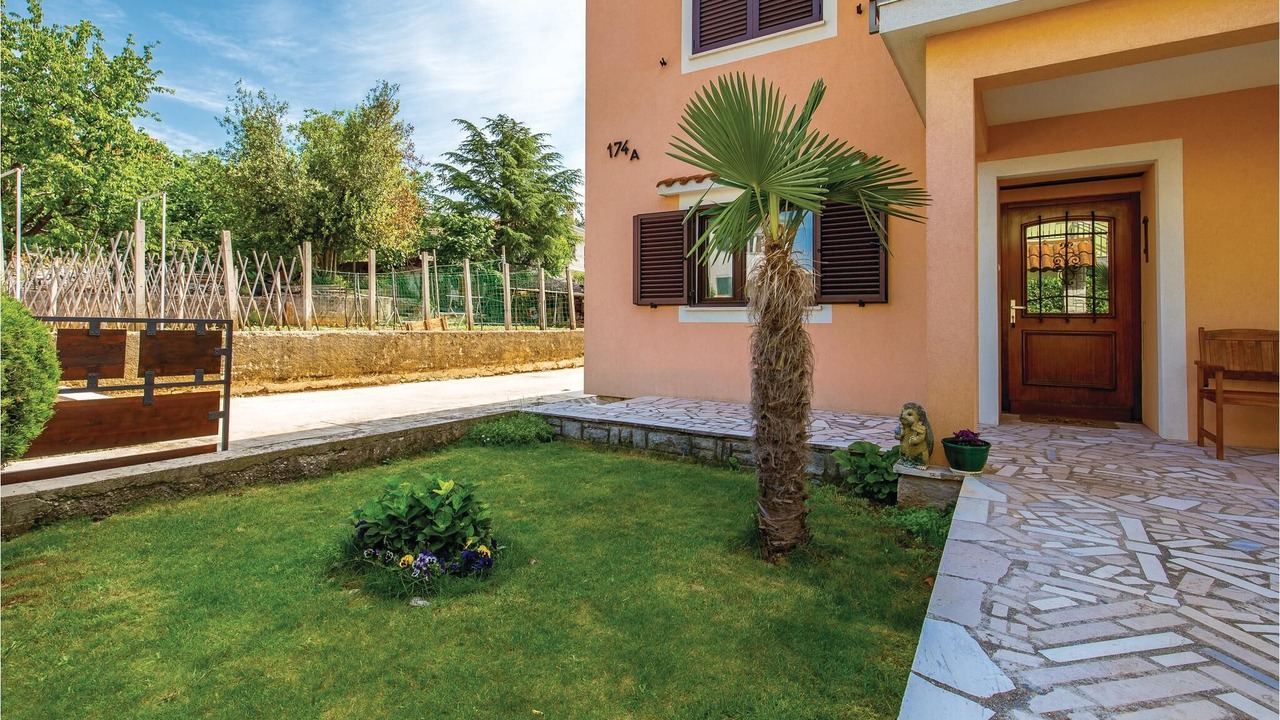 Photo of Outdoor in Rubesi