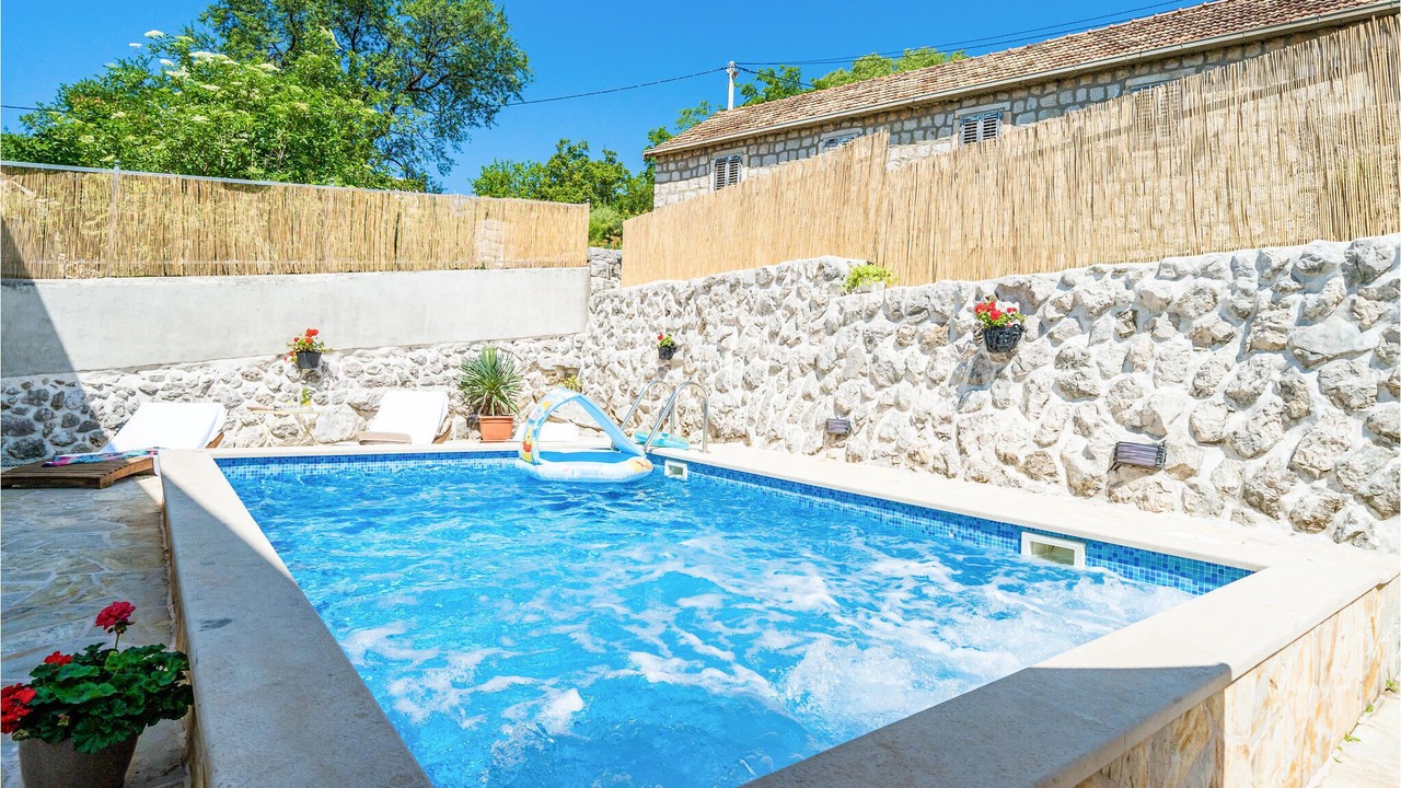 Photo of Outdoor in Popovici