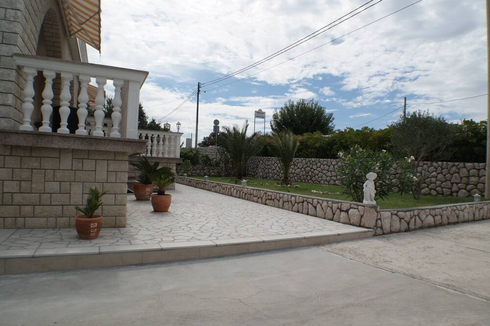 Photo of Outdoor in Mundanije