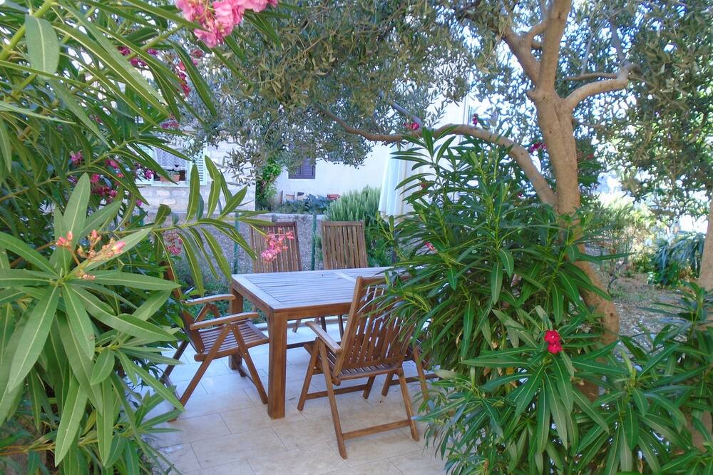 Photo of Outdoor in Cove Basina (Jelsa)
