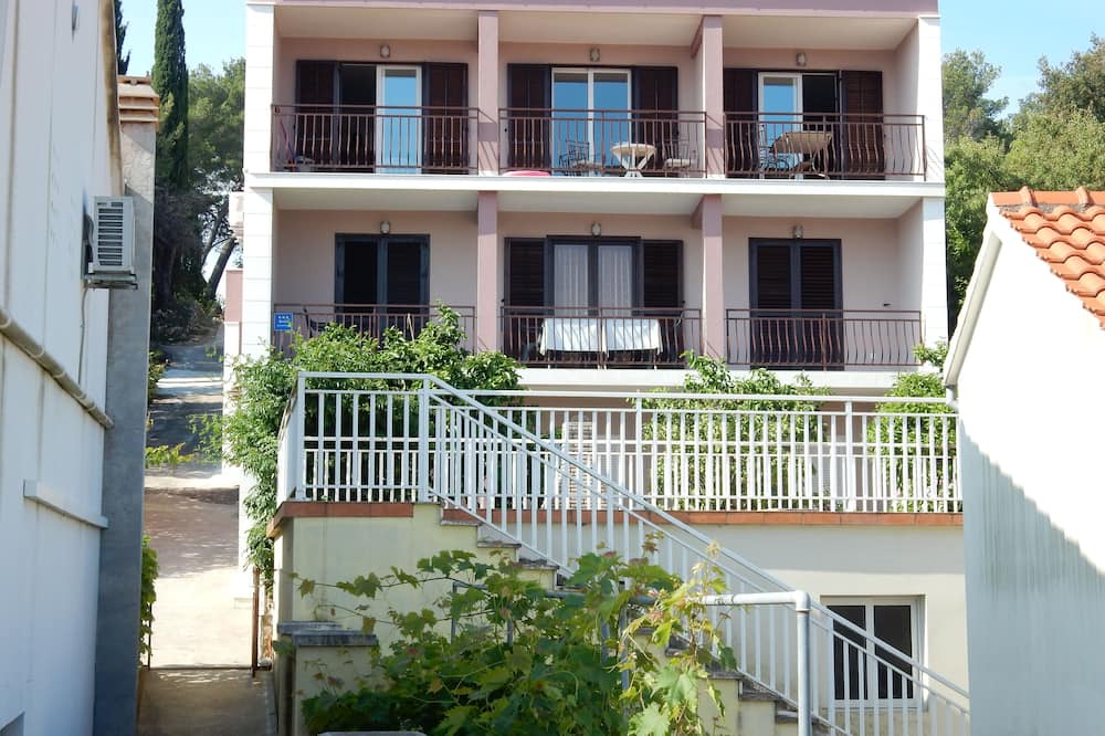 Photo of Outdoor in Loviste