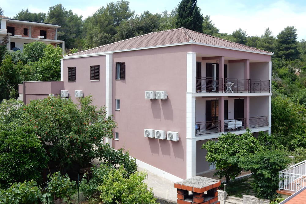 Photo of Outdoor in Loviste