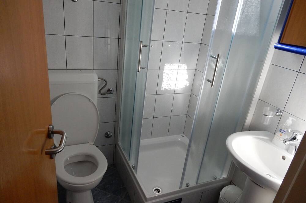 Photo of Bathroom in Loviste