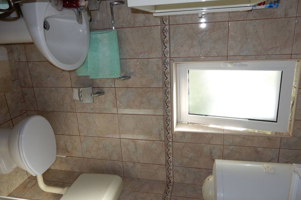 Photo of Bathroom in Loviste