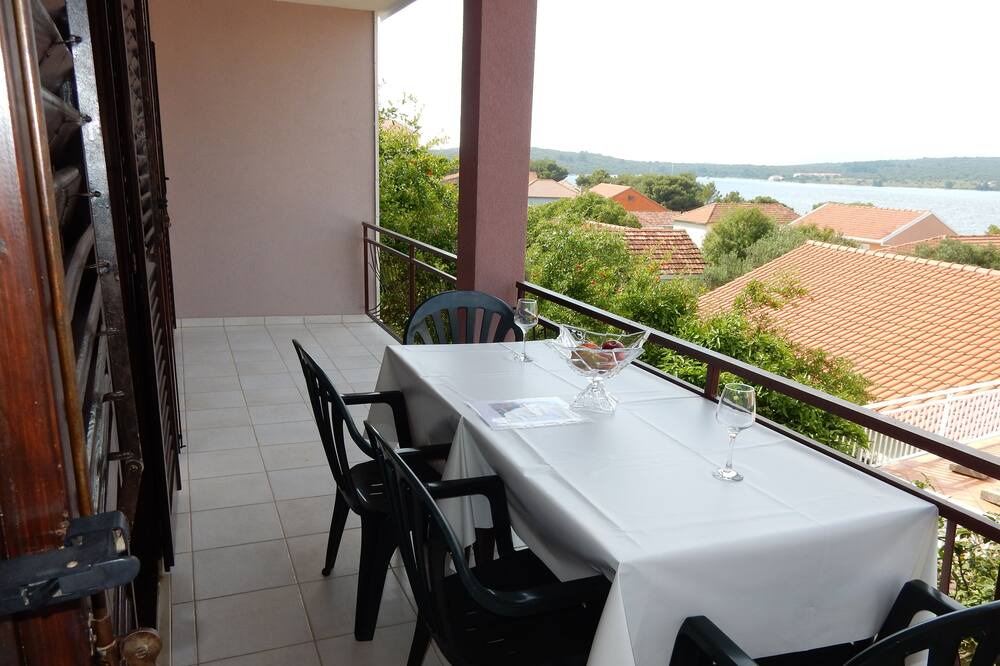 Photo of Patio Balcony in Loviste