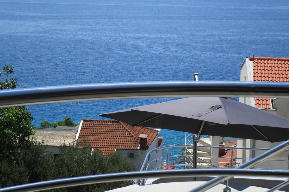 Photo of Kitchen in Podgora