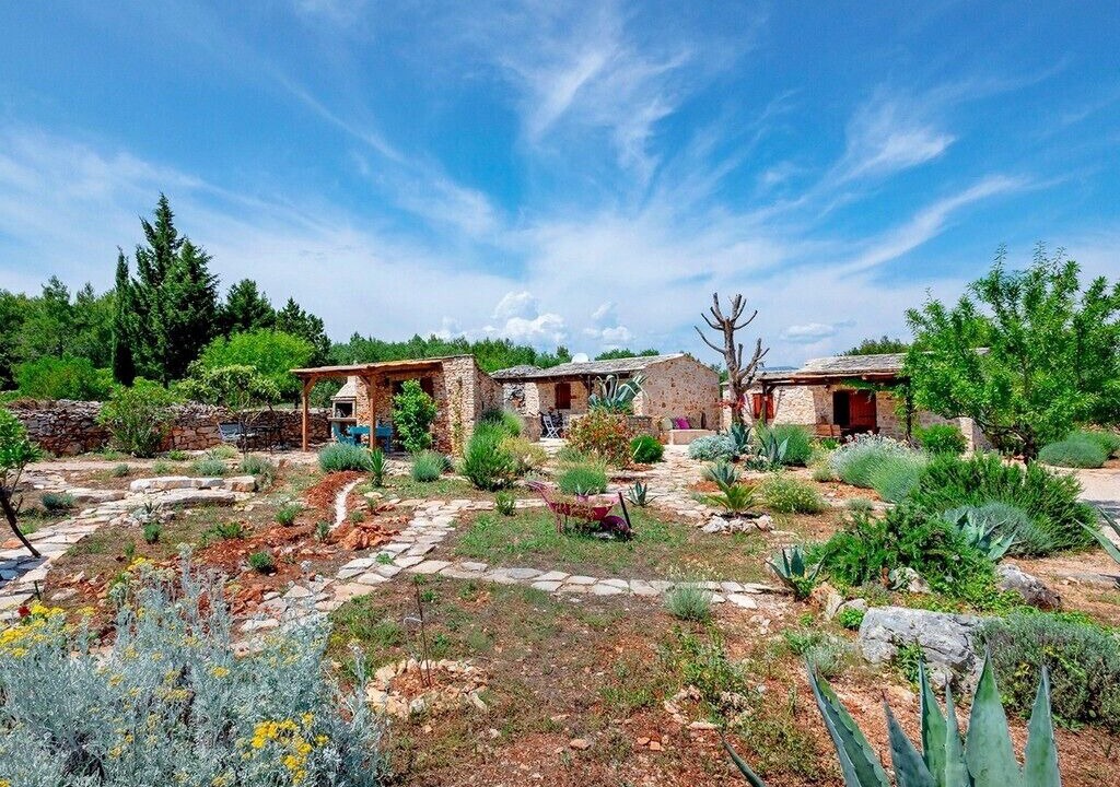 Photo of Outdoor in Cove Basina (Jelsa)