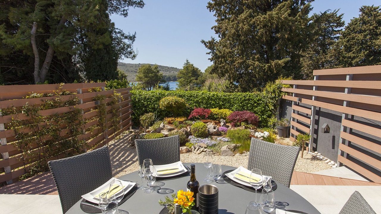 Photo of Outdoor in Cres