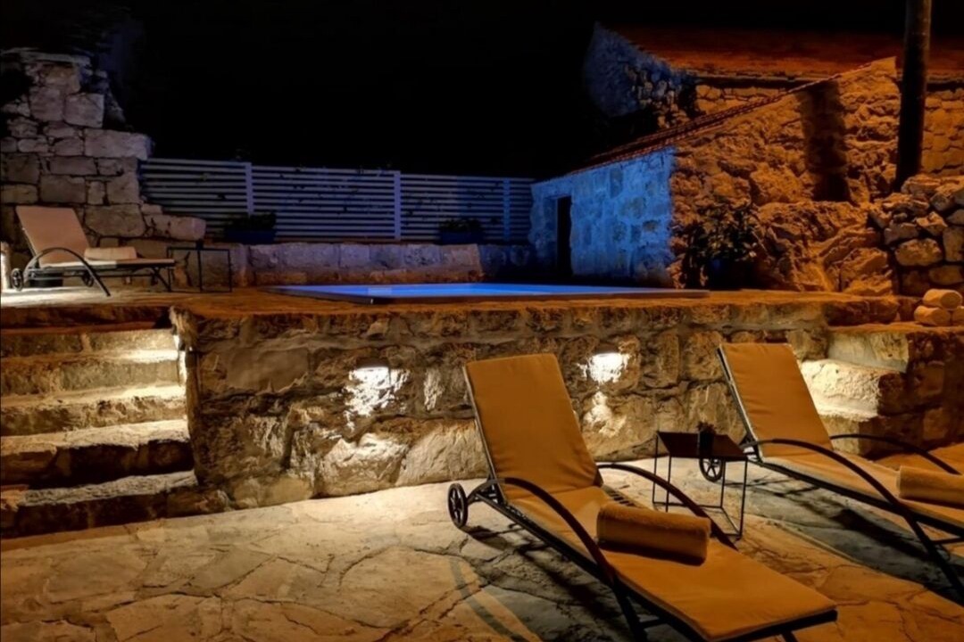 Photo of Outdoor in Stravca