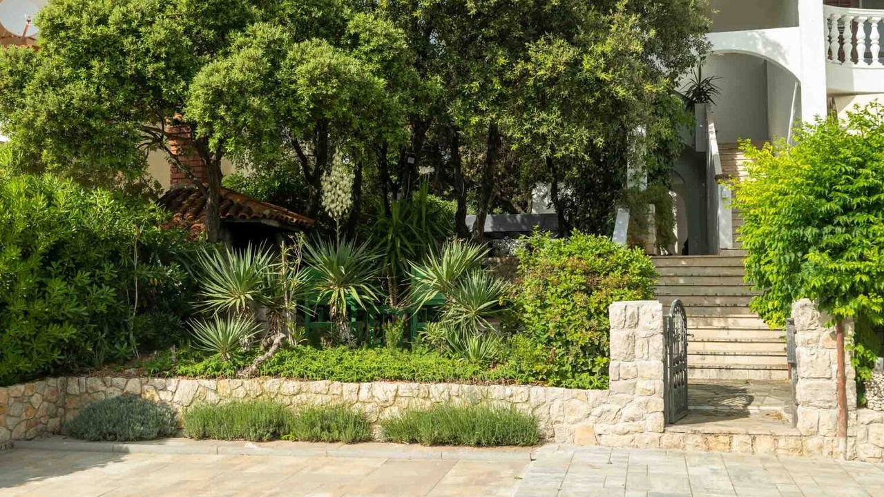 Photo of Outdoor in Mandre