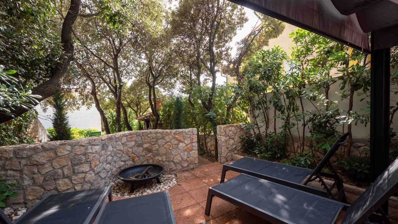 Photo of Outdoor in Mandre