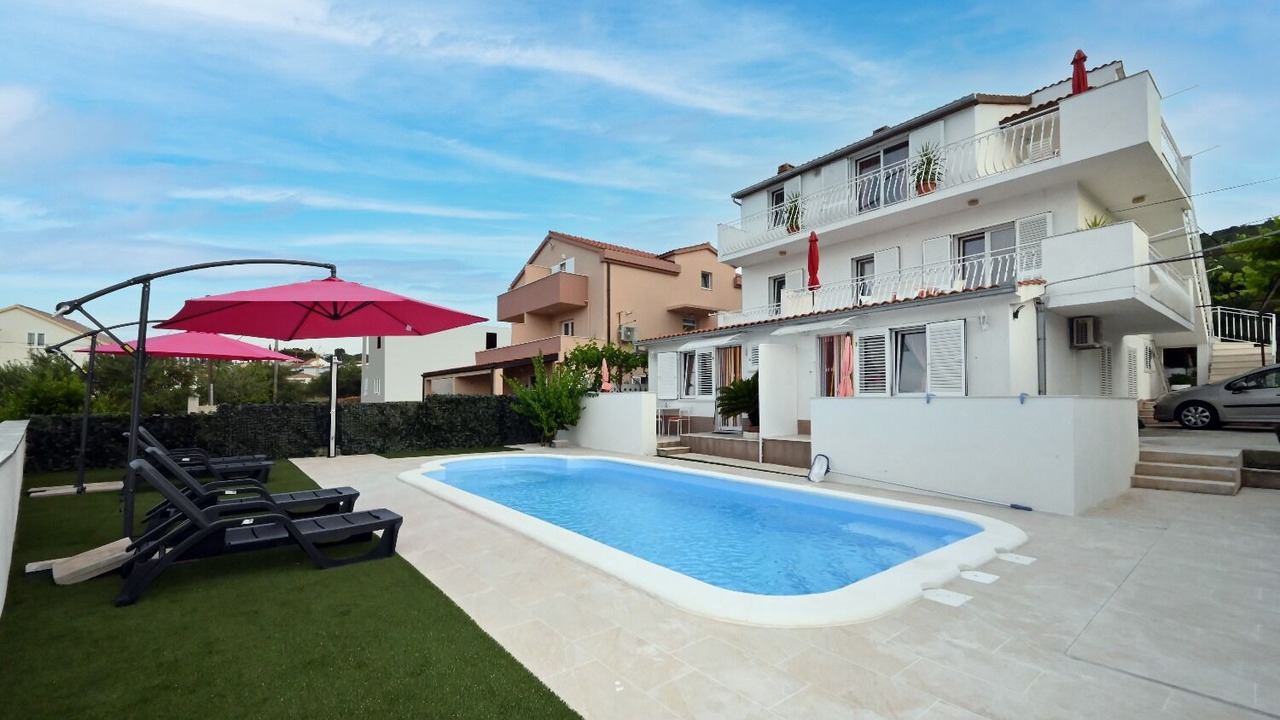 Photo of Outdoor in Slatine