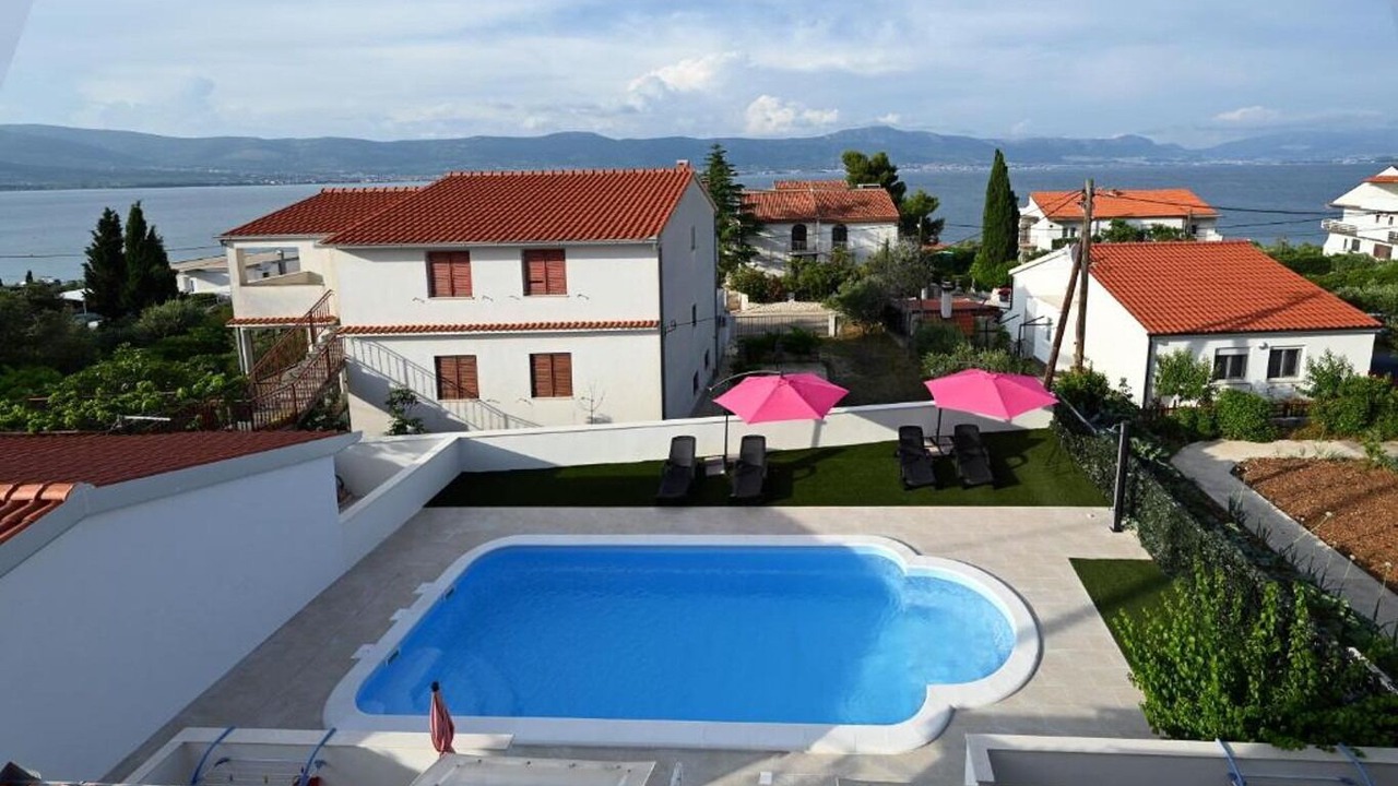 Photo of Outdoor in Slatine