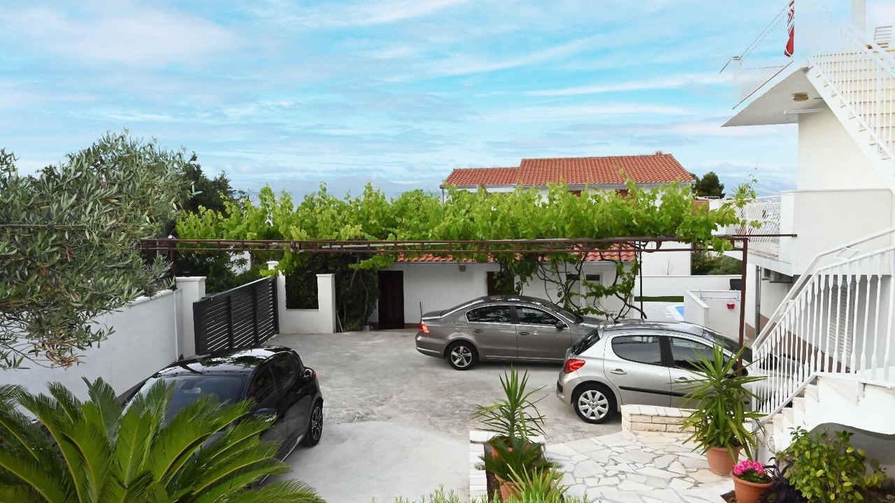 Photo of Outdoor in Slatine