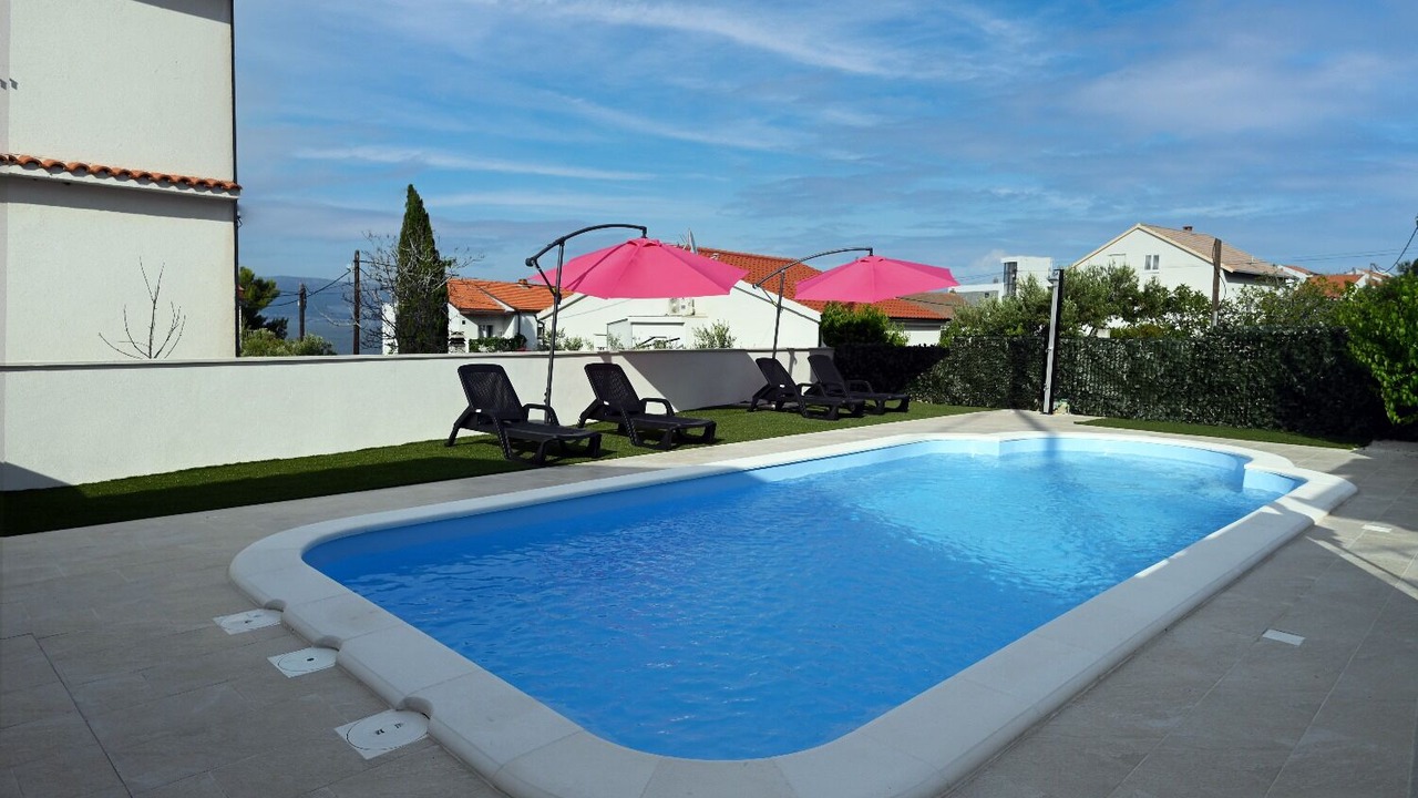 Photo of Outdoor in Slatine
