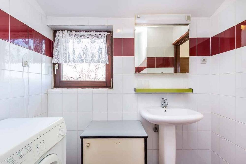 Photo of Bathroom in Pomer