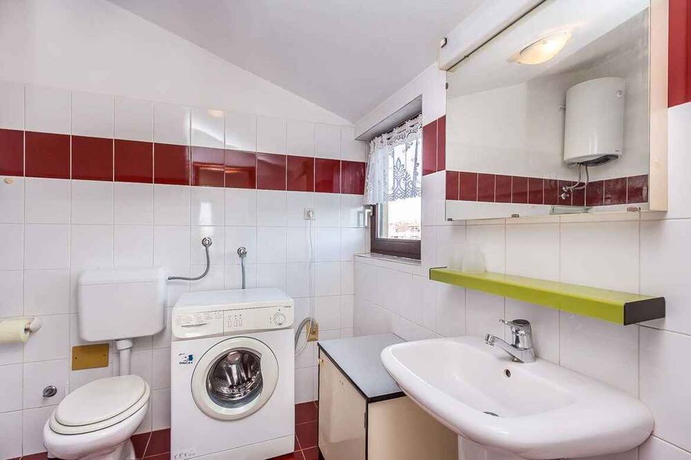 Photo of Bathroom in Pomer