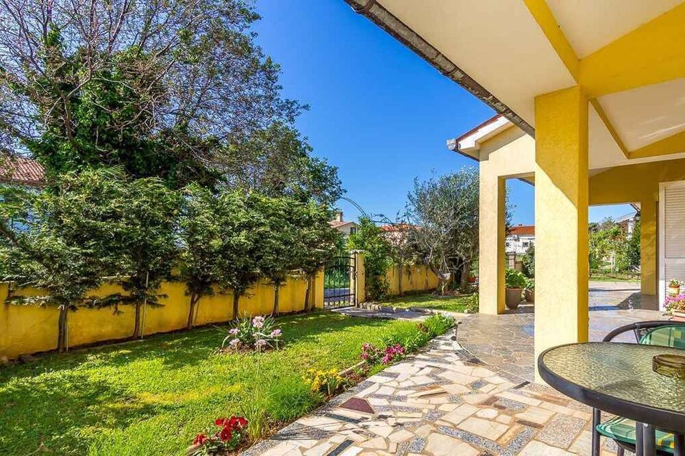 Photo of Patio Balcony in Pomer